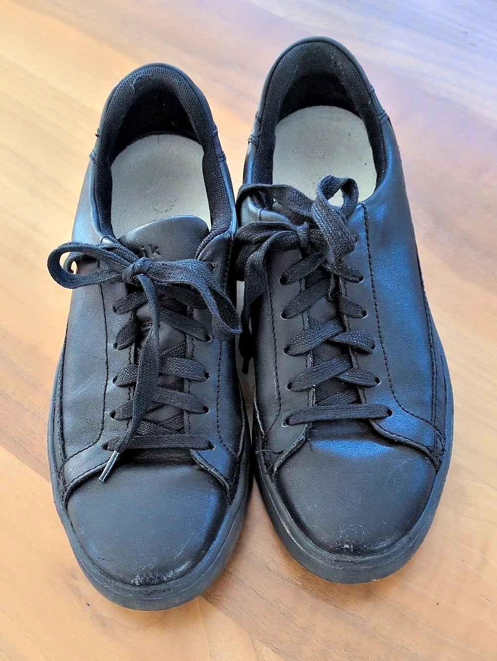 Kizik Vegas Blackout Slip On Sneakers Women's 8.5